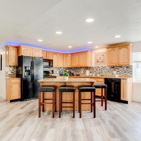 Modern Private Whole Unit 4 Bedroom Guest Suite King Bed Salt Lake City Bagian luar foto