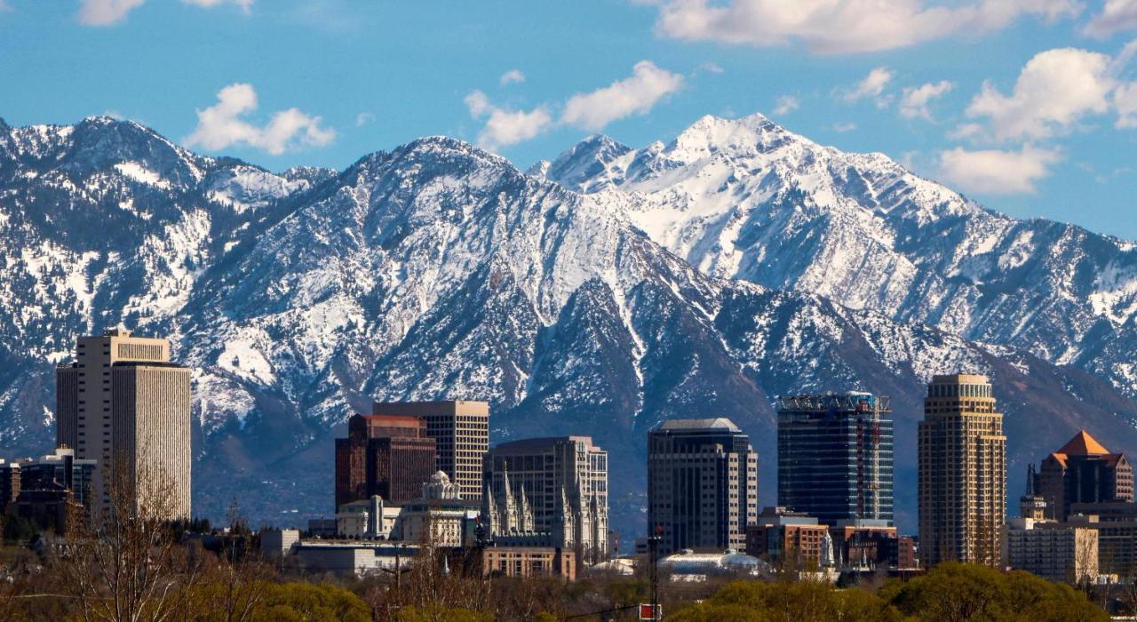 Modern Private Whole Unit 4 Bedroom Guest Suite King Bed Salt Lake City Bagian luar foto