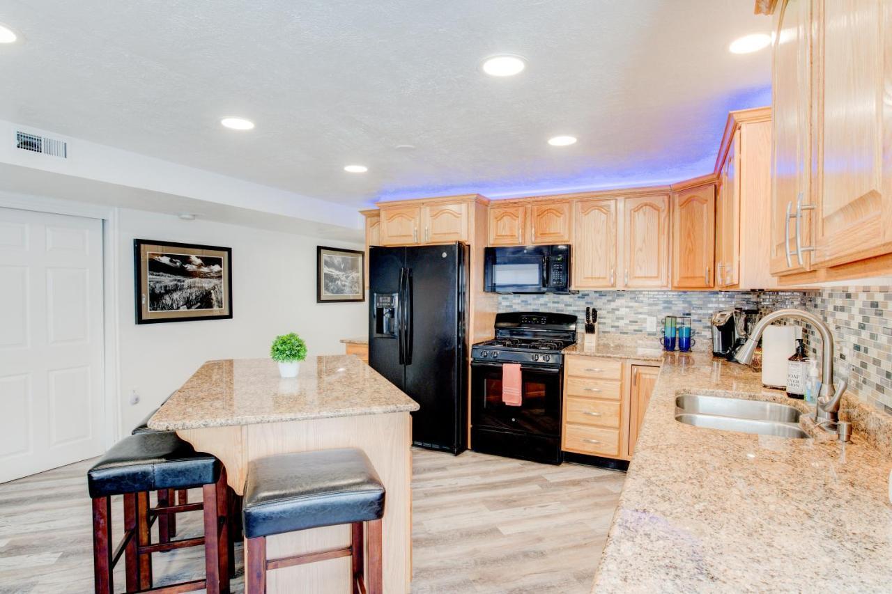 Modern Private Whole Unit 4 Bedroom Guest Suite King Bed Salt Lake City Bagian luar foto